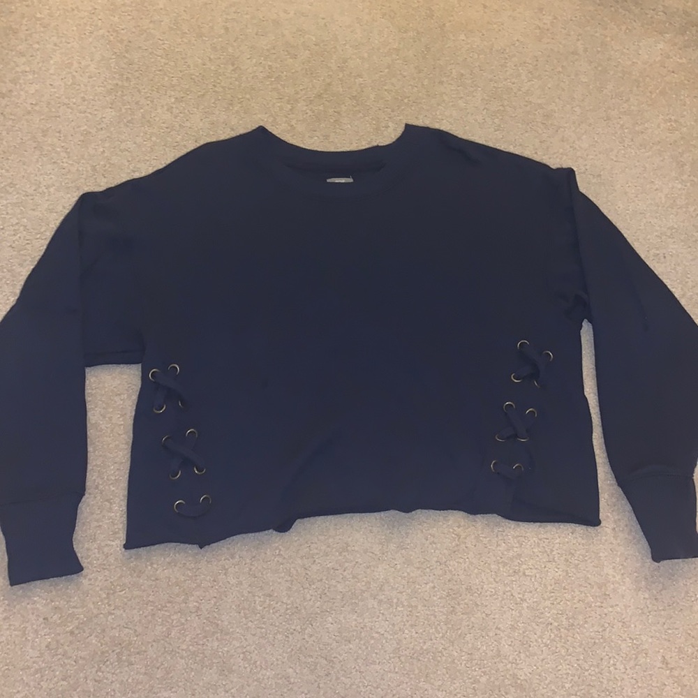 aerie navy blue cropped sweatshirt w/ gold rings. Size S. Can be used as coverup